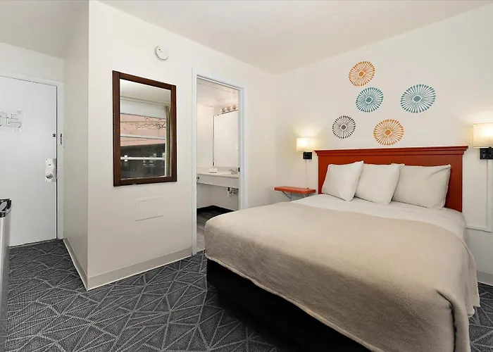Hotel Eden Roc 3*