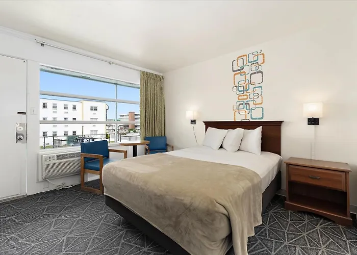 Eden Roc Hotel