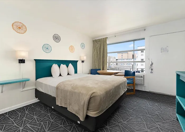 Hotel Eden Roc 3*